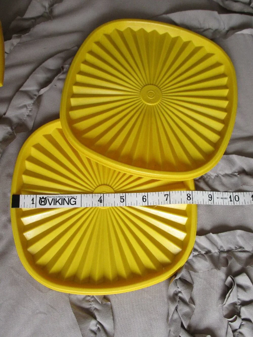 lot of Tupperware containers